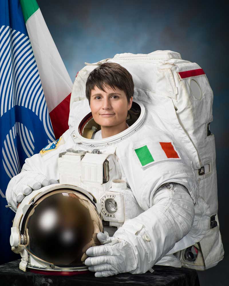 Samantha Cristoforetti fa l'astronauta.jpg